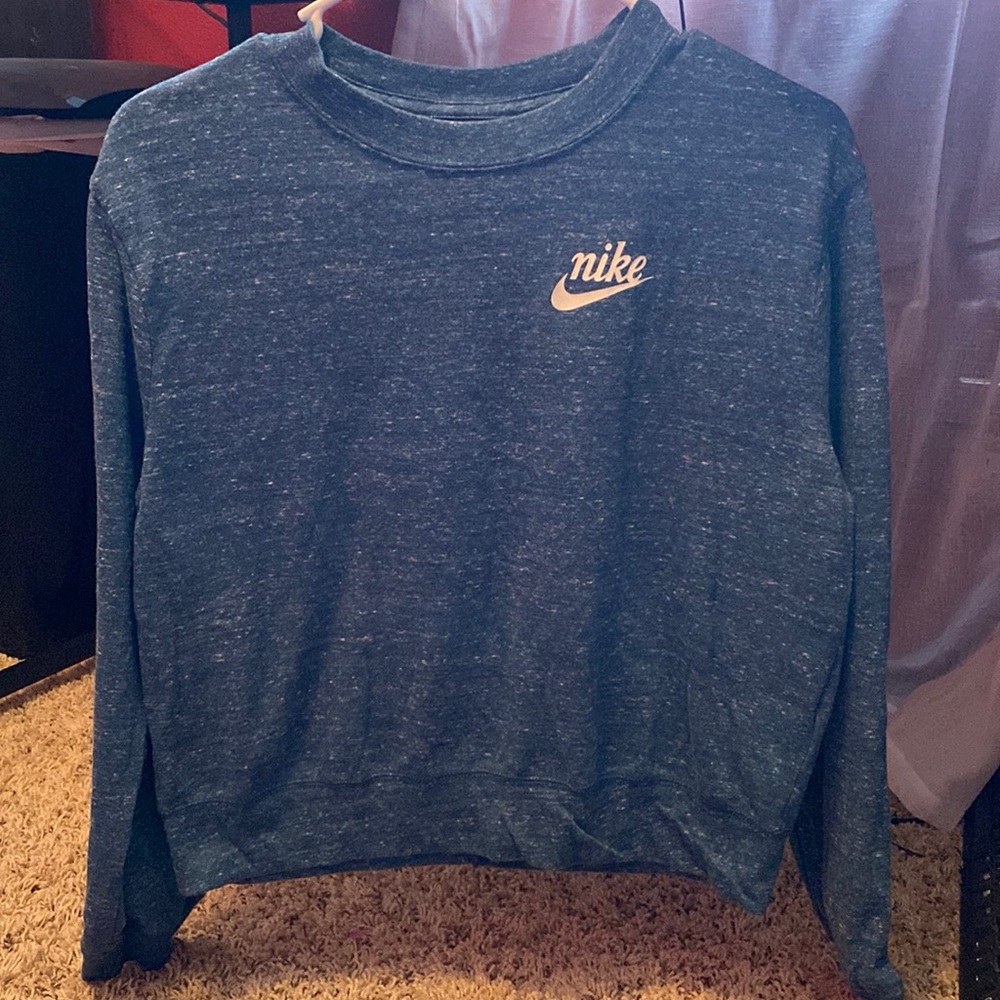 Nike crop long sleeve shirt